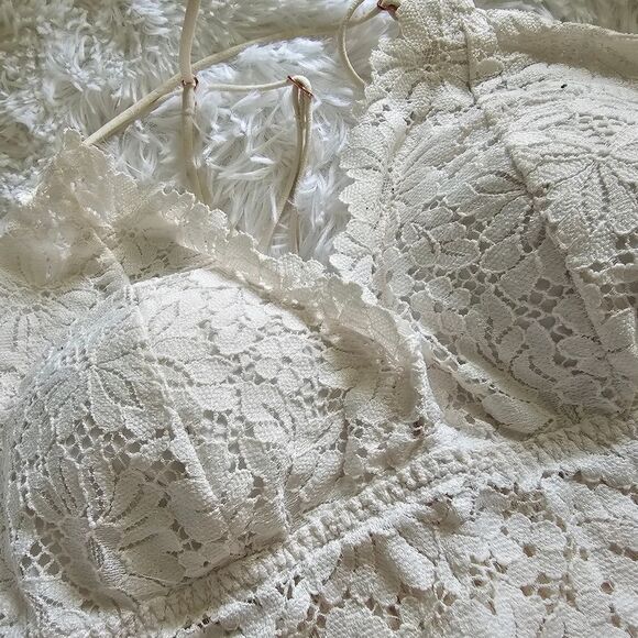 Pink by Victoria's Secret Ivory Crossback Bralette Size S/DD - Picture 2 of 6